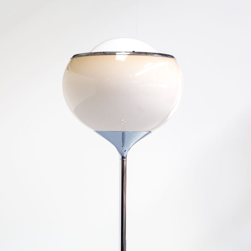 Vintage 'bud grande" floor lamp by Harvey Guzzini for Meblo Italy, 1960s