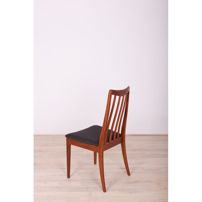 Suite de 4 chaises vintage pour G-Plan en tissu noir et teck des années 1960