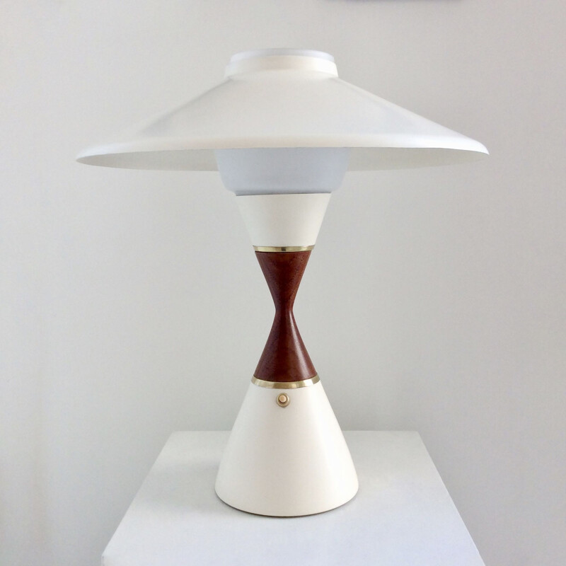 Lampe de table vintage danoise de Svend Aage Holm Sørensen en teck 1950