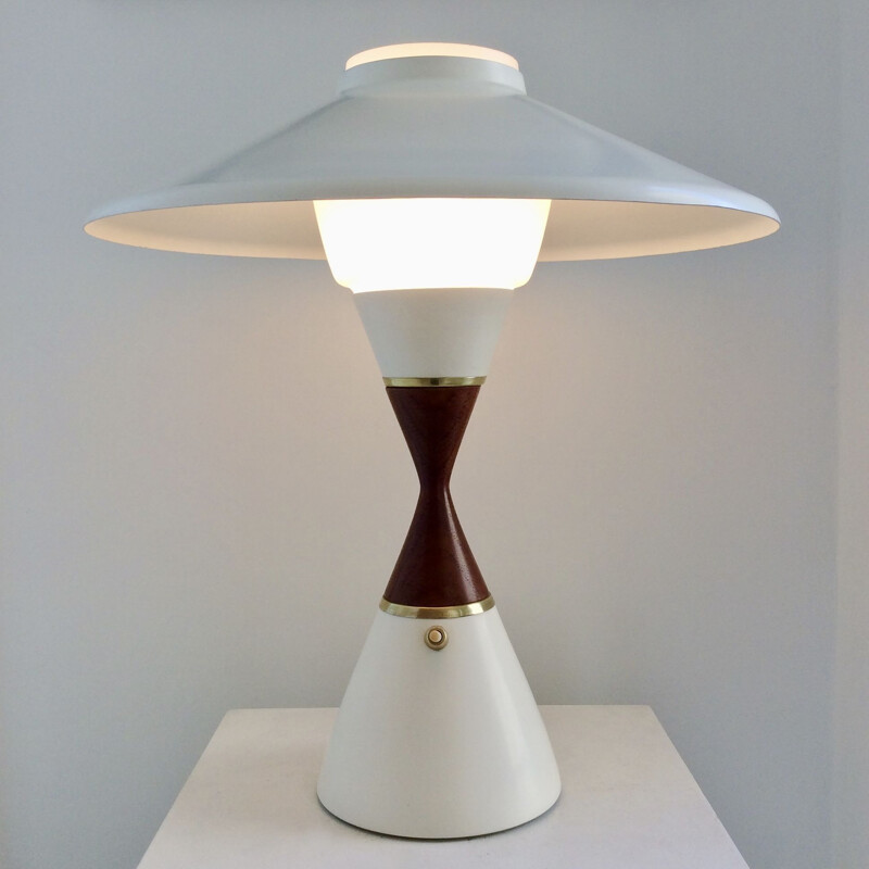 Lampe de table vintage danoise de Svend Aage Holm Sørensen en teck 1950