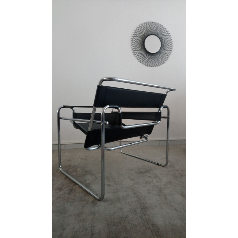 Vintage Wassily B3 chair in black leather and chrome steel by Marcel Breuer, Italy, 1980