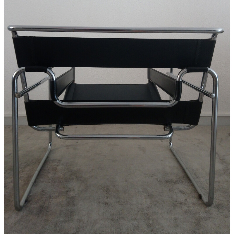 Fauteuil vintage Wassily B3 en cuir noir et acier chromé par Marcel Breuer, Italie, 1980