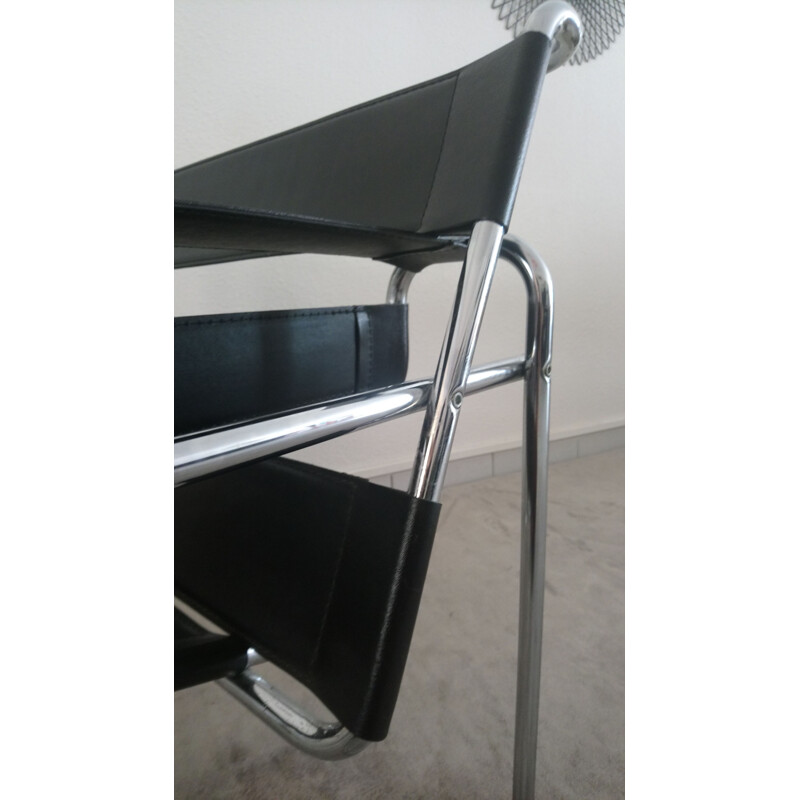 Vintage Wassily B3 chair in black leather and chrome steel by Marcel Breuer, Italy, 1980