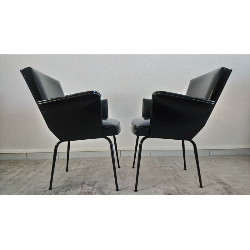 Paire de fauteuils vintage en skai noir, France, 1960