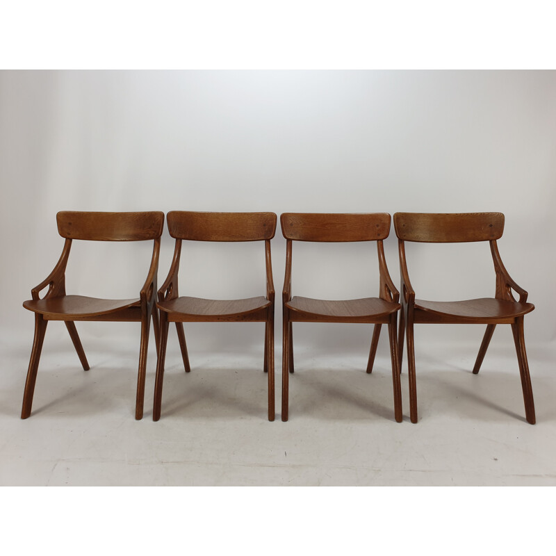 Suite de 4 chaises vintage en chêne par Arne Hovmand-Olsen