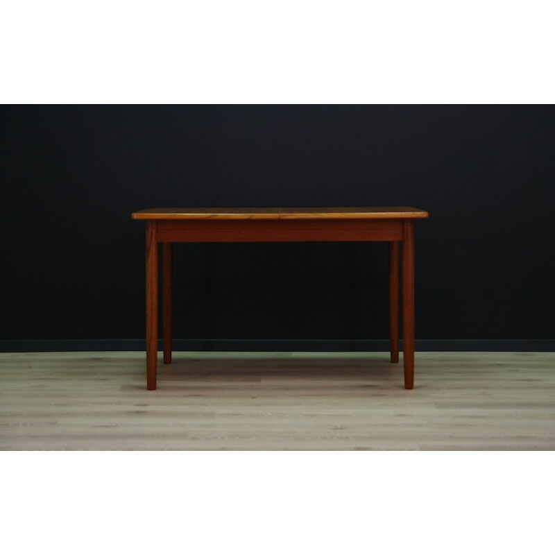 Danish vintage dining table in teak