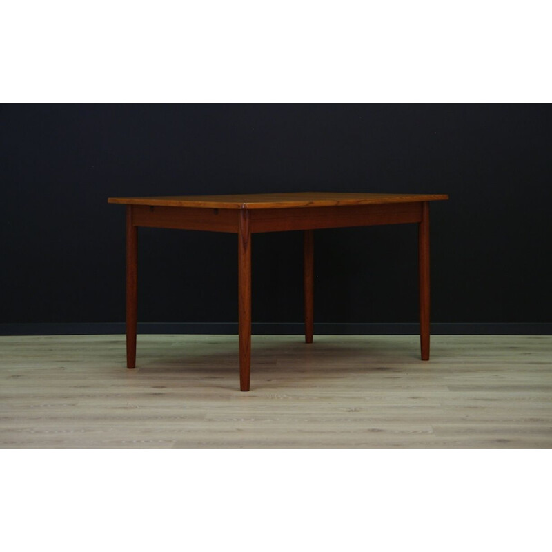 Danish vintage dining table in teak