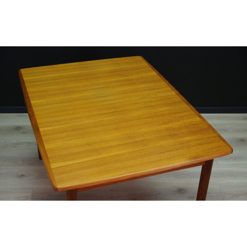 Danish vintage dining table in teak