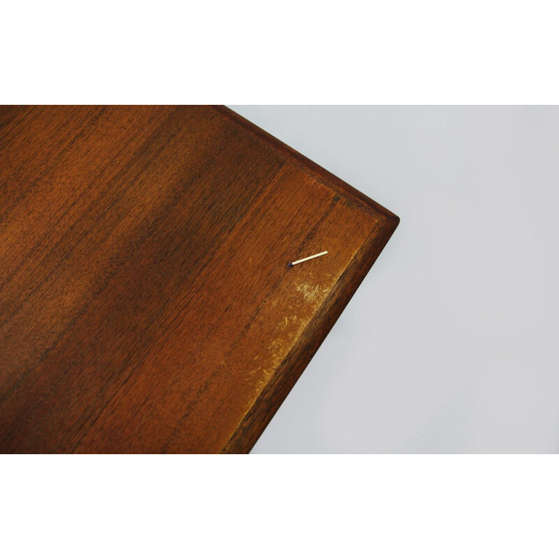 Scandinavian extendable table in teak