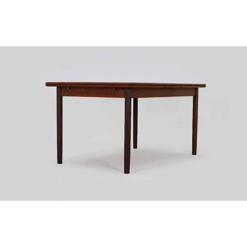 Scandinavian extendable table in teak