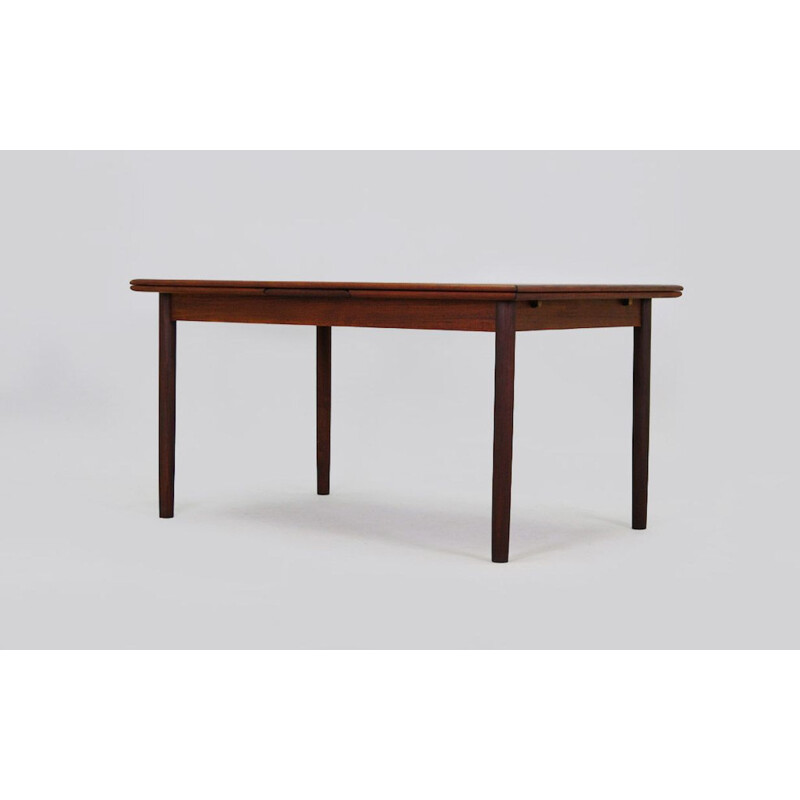 Scandinavian extendable table in teak