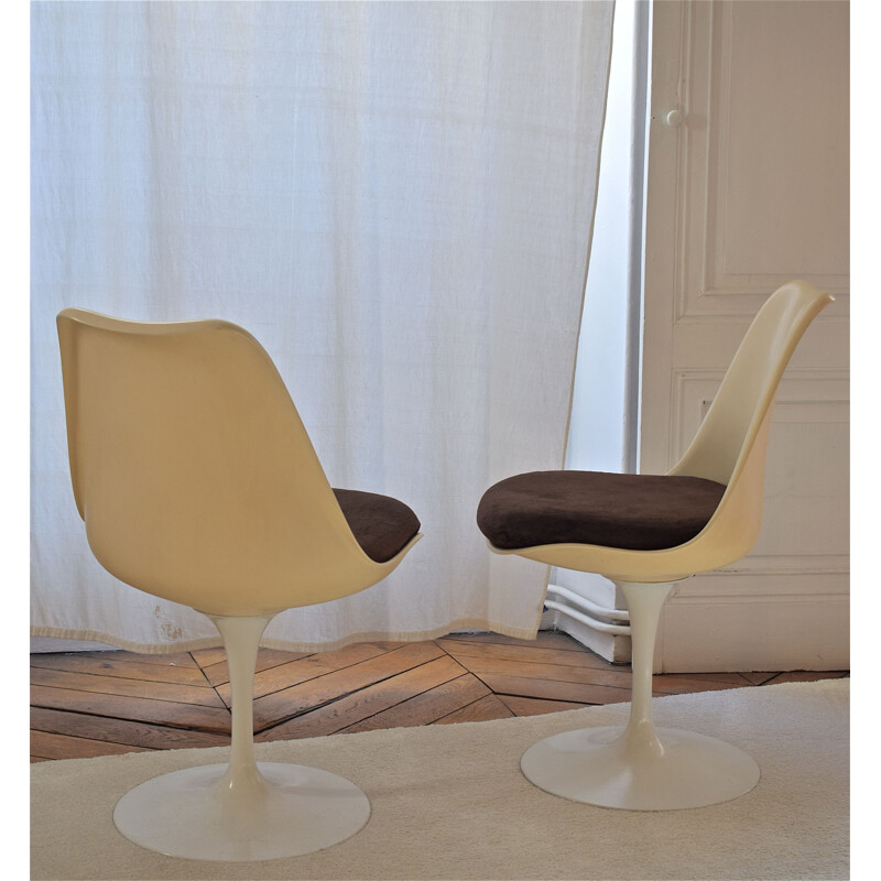 Set of 2 vintage tulip chairs by Eero Saarinen for Knoll International