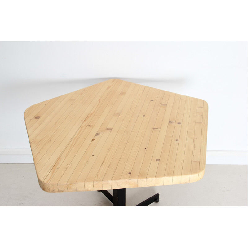 Les Arcs dining table in pinwood and metal, Charlotte PERRIAND - 1960s