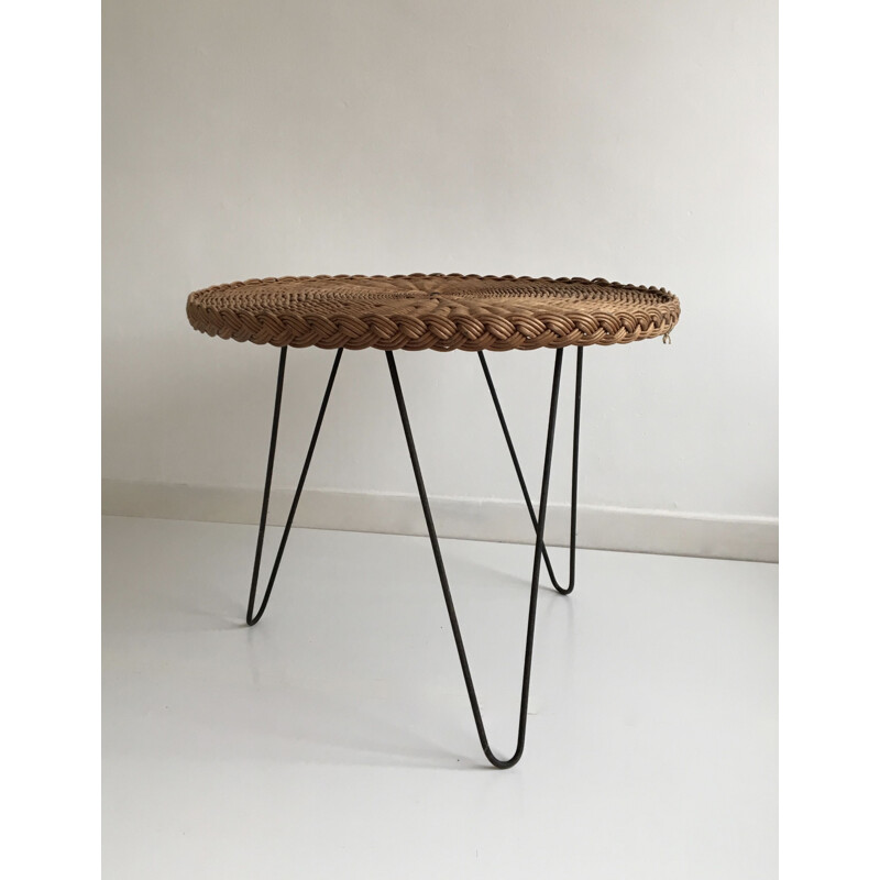 French vintage circular side table in woven rattan, 1950