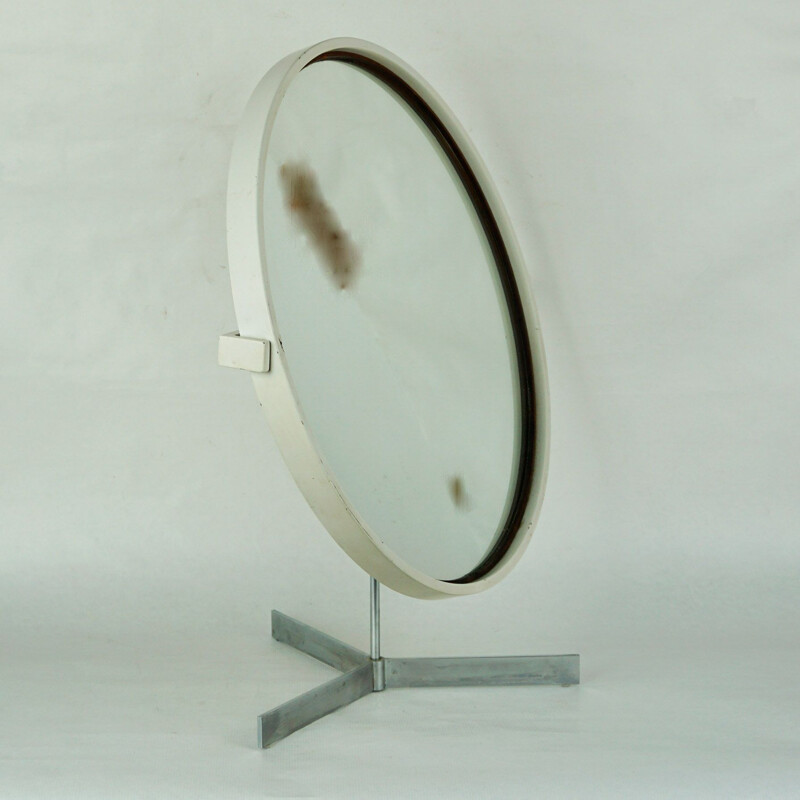 Specchio da tavolo circolare bianco vintage di Uno e Osten Kristiansson per Luxus, Svezia 1960