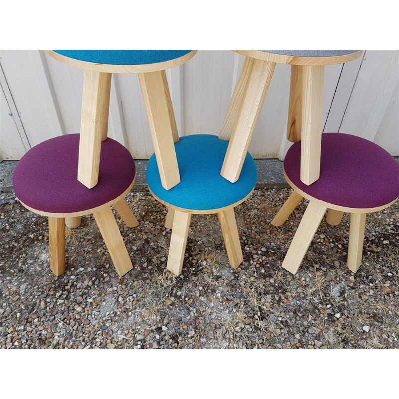 Ensemble de 8 tabourets vintage "Buzzy Milk" par Alain Gilles