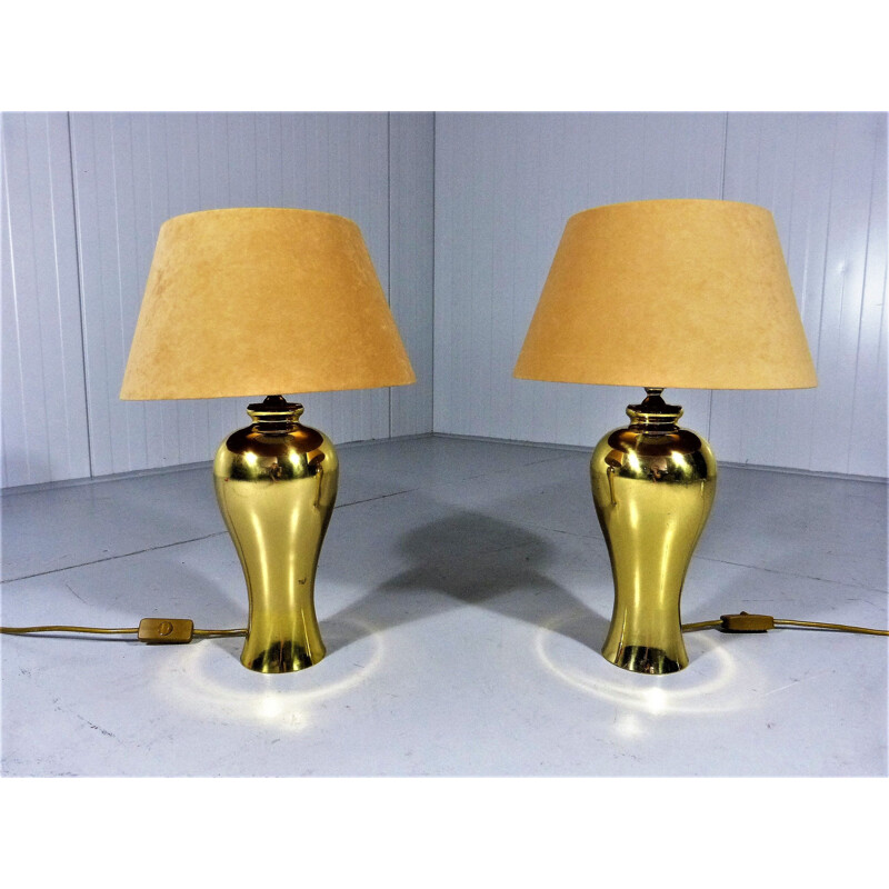 Set of 2 vintage brass and beige velvet shades table lamps, 1970