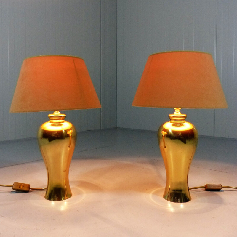 Set of 2 vintage brass and beige velvet shades table lamps, 1970