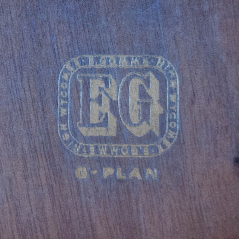 Table de chevet vintage en chêne doré par G-Plan 1950