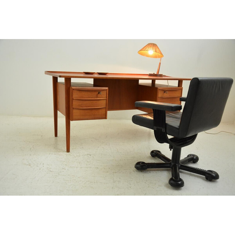 Vintage desk by Peter Lovig-Nielsen for Dansk Mobel