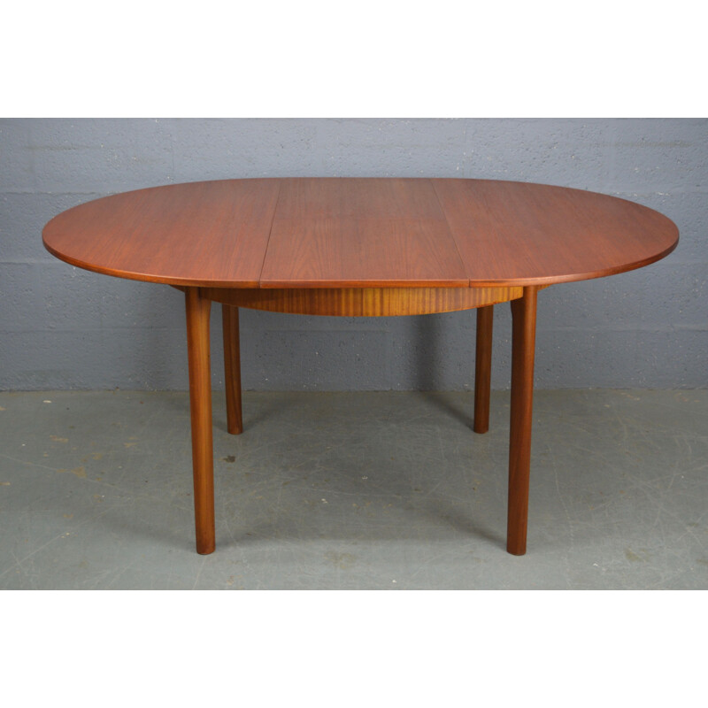 Vintage round dinning table by Mcintosh, 1970s