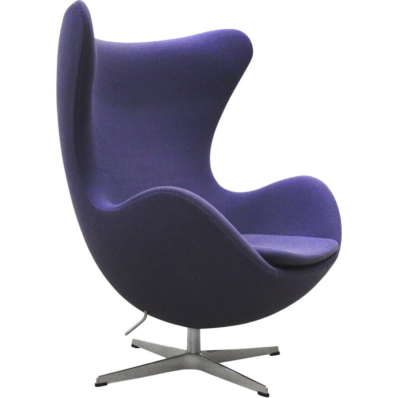 Cadeira de braços "Cadeira de ovos" roxa Vintage por Arne Jacobsen para Fritz Hansen