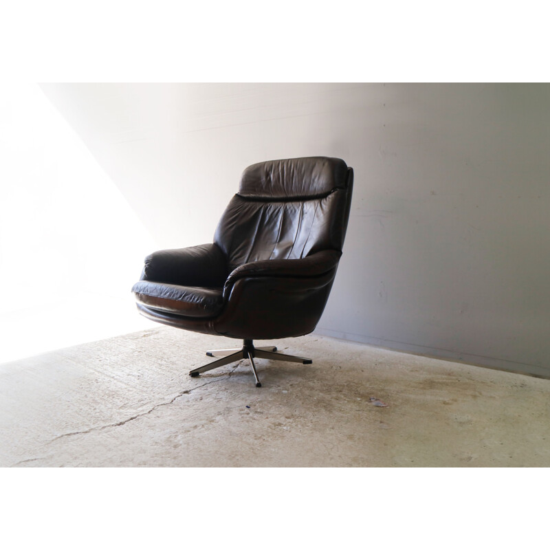 Chaise lounge vintage pivotante en cuir , 1960 