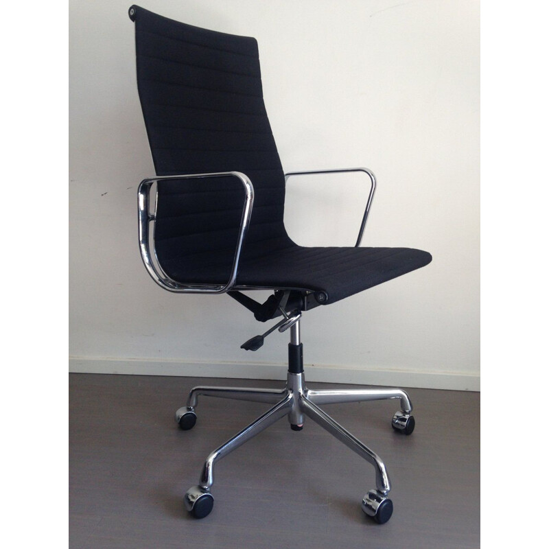 **AUTH** Vintage EA119 swivel chair by Eames for Vitra