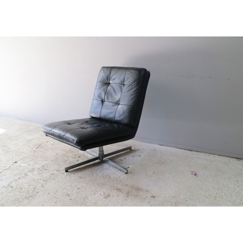 Fauteuil lounge vintage pivotant en cuir , 1960