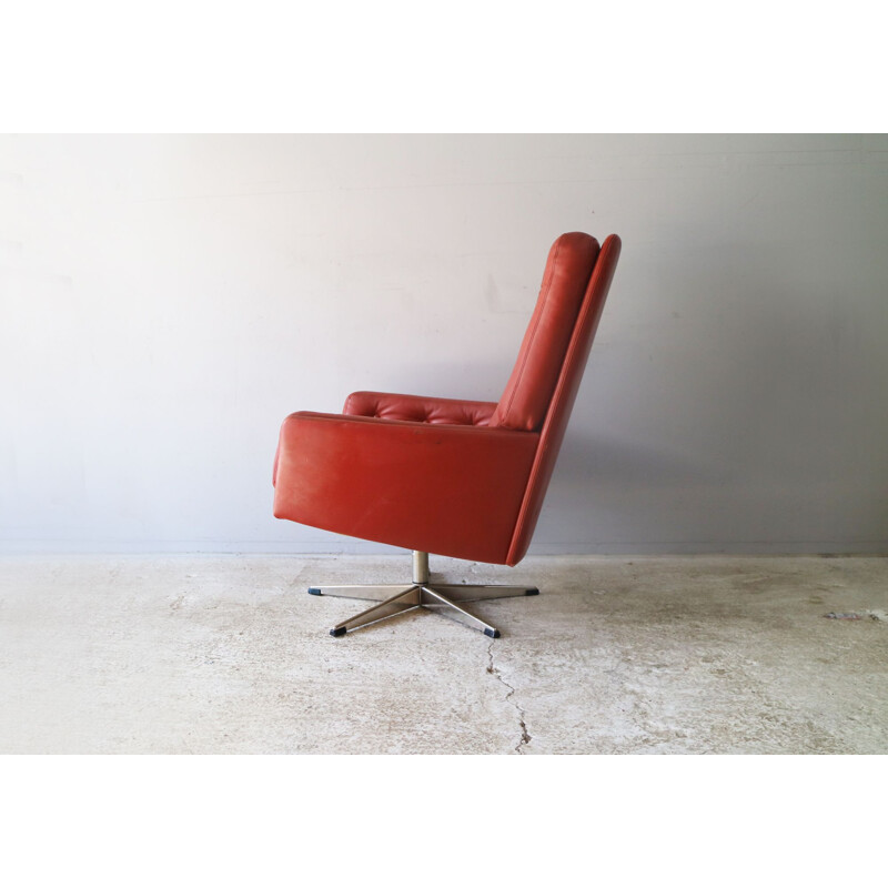 Vintage leather swivel lounge chair, 1960s