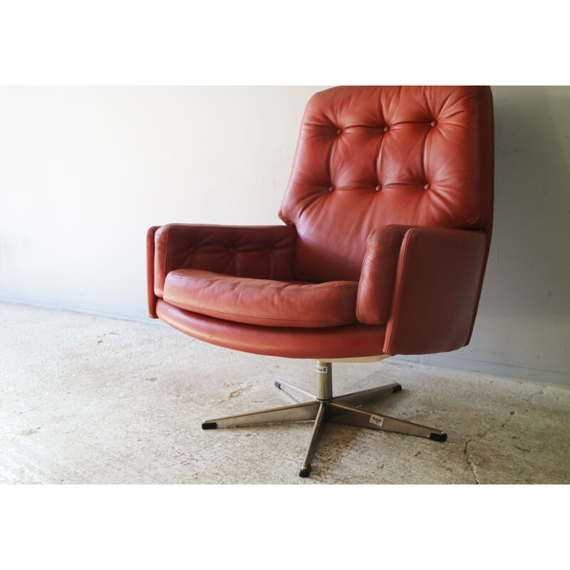 Vintage leather swivel lounge chair, 1960s