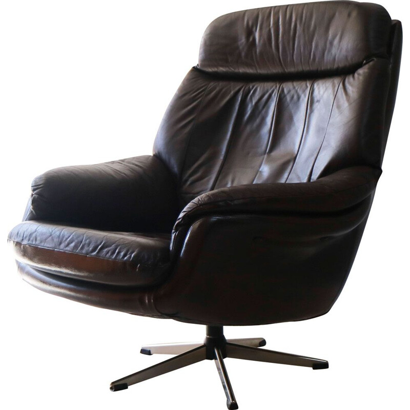 Vintage leather swivel lounge chair, 1960s 