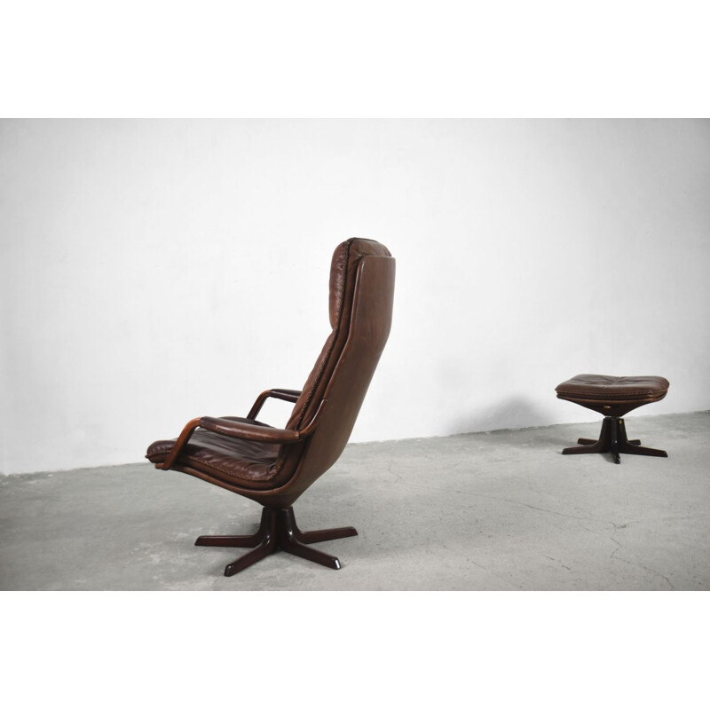 Verstelbare vintage leren stoel en voetenbank van Berg Furniture, 1970