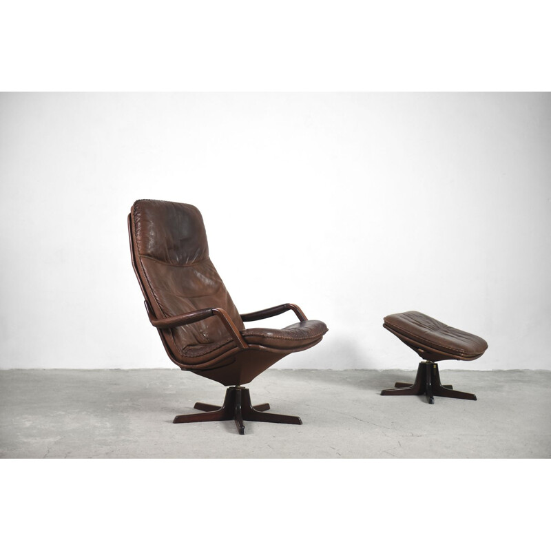 Verstellbarer Vintage-Stuhl aus patiniertem Leder und Ottoman von Berg Furniture, 1970
