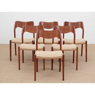 Suite de 6 chaises scandinaves en teck modèle 71