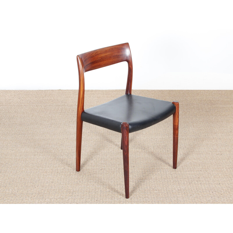 Vintage Set of 4 Scandinavian rosewood chairs model 77 Niels O. Møller, 1970