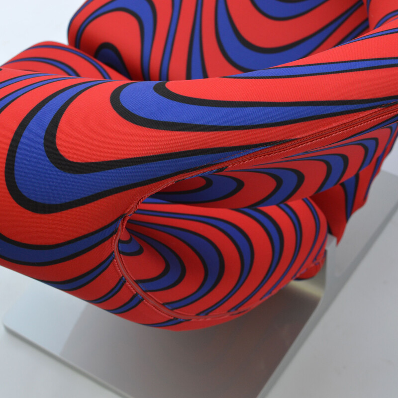 Vintage ribbon chair "Momentum" fabric from Jack Lenor Larsen, by Pierre Paulin for Artifort  