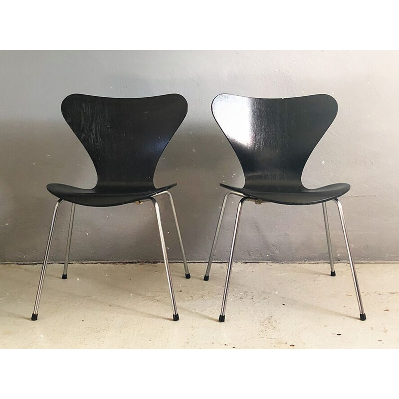 Set of 2 Arne Jacobsen vintage chairs for Fritz Hanse, serie 7, 1950s