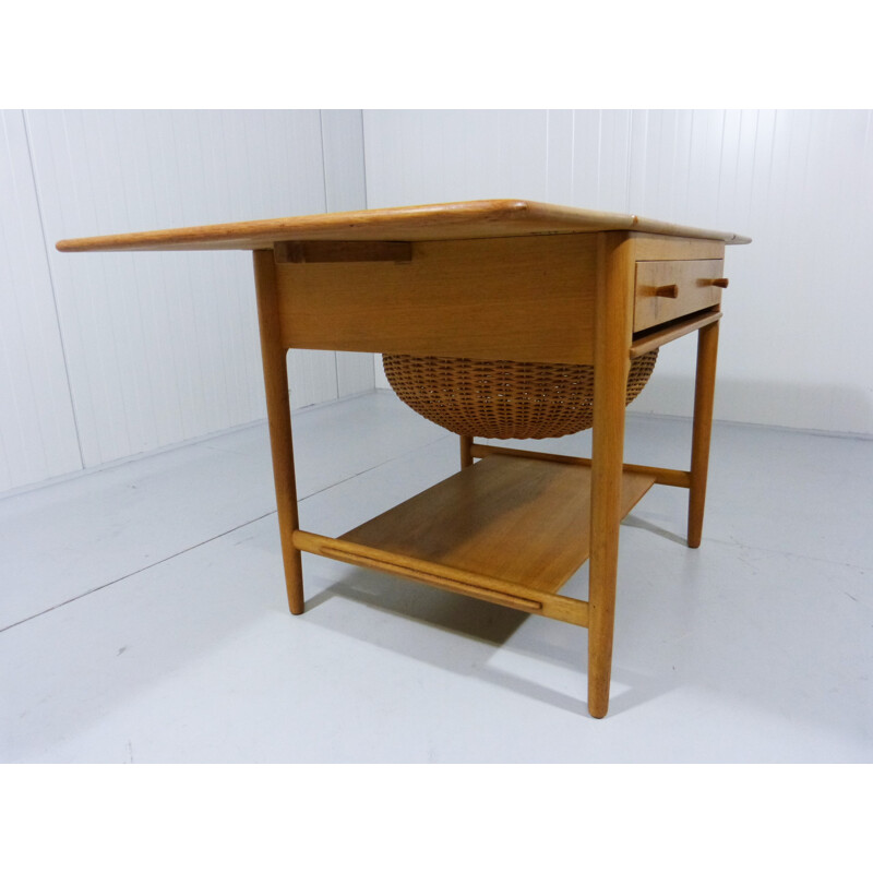 Sewing table in oak, Hans WEGNER - 1950s