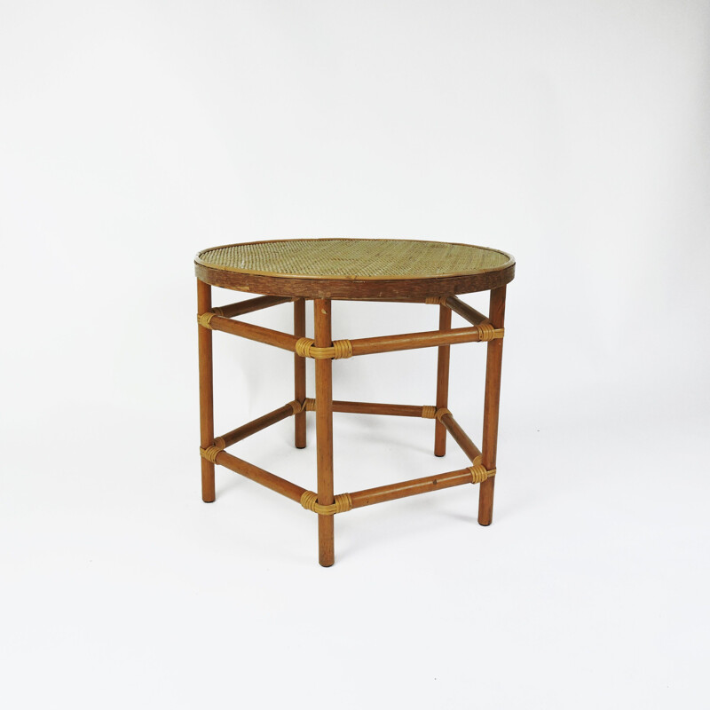 Table ronde vintage en osier sur une base Pentagone, 1970