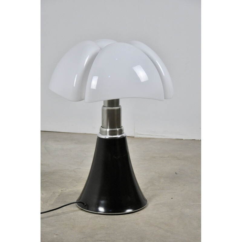 Lampe de table vintage Pipistrello par Gae Aulenti pour Martinelli Luce, 1960