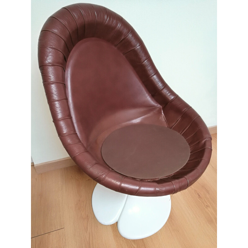Vintage hull chair in brown skaî and tulip foot circa 1970