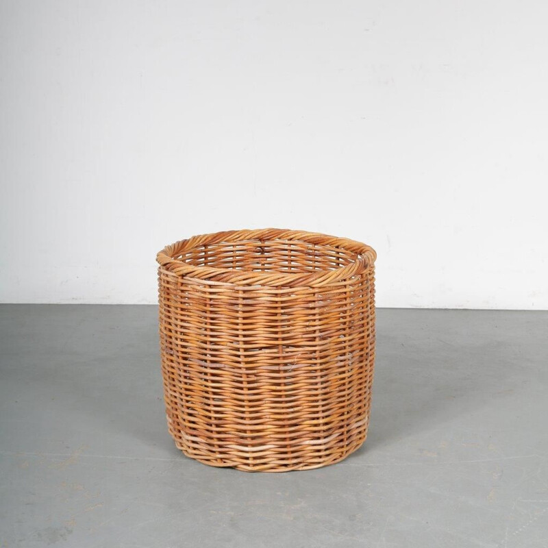 Vintage large wicker basket 1950