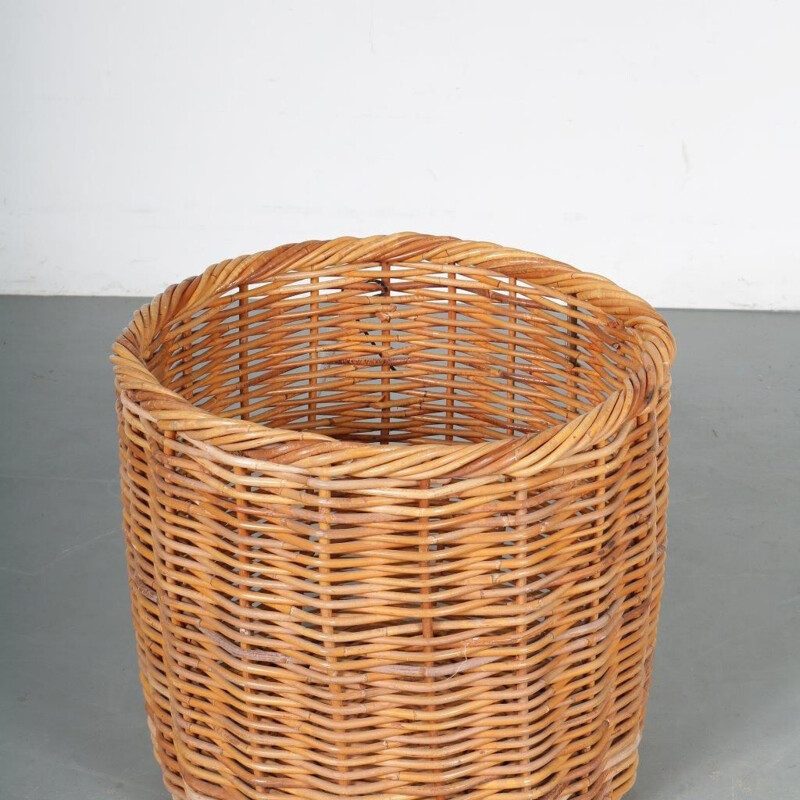 Vintage large wicker basket 1950