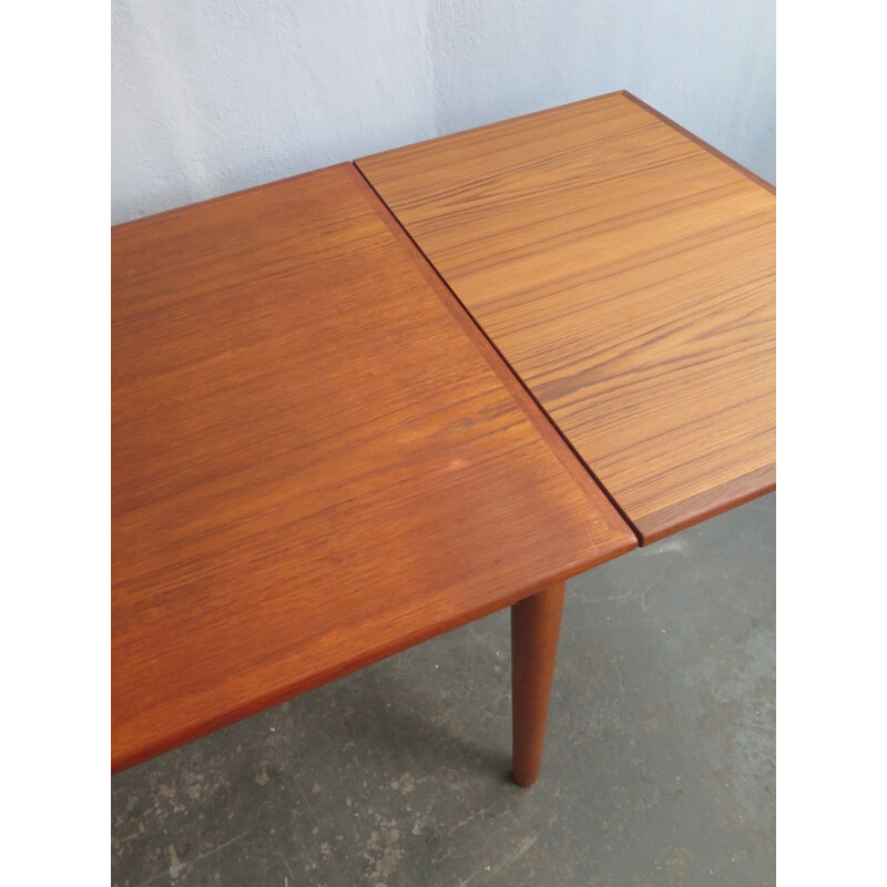 Vintage danish extendable dinning table in teakwood, 1960s