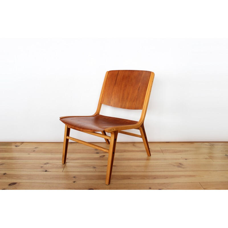 Fritz Hansen pair of AX chairs, Peter HVIDT & Olga MOLGAARD - 1950s