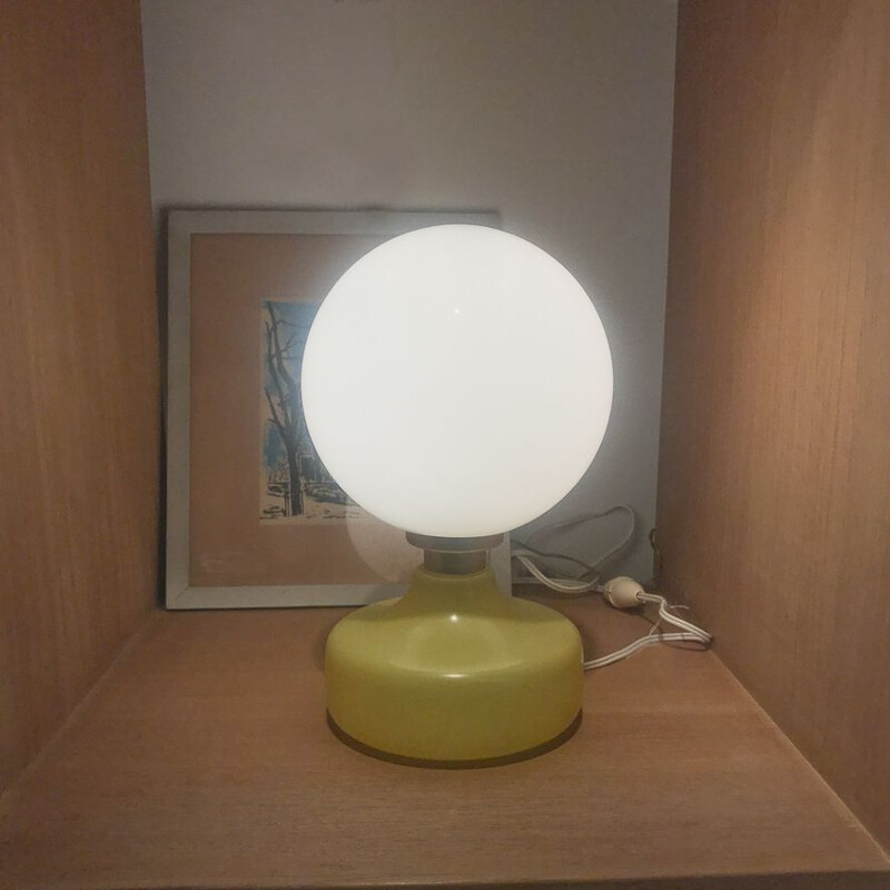 Vintage table lamp in opaline and yellow glass, 1960