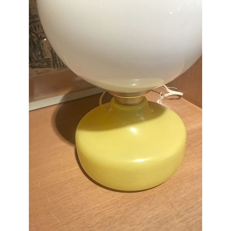 Vintage table lamp in opaline and yellow glass, 1960