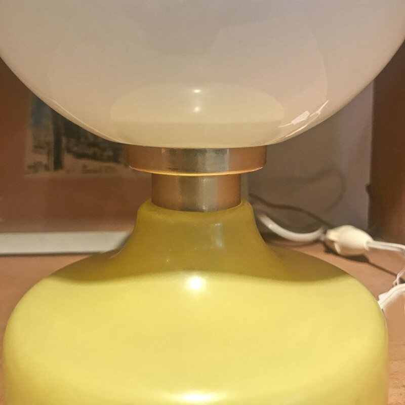 Vintage table lamp in opaline and yellow glass, 1960