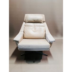 Vintage swivel armchair in leather and metal 1960